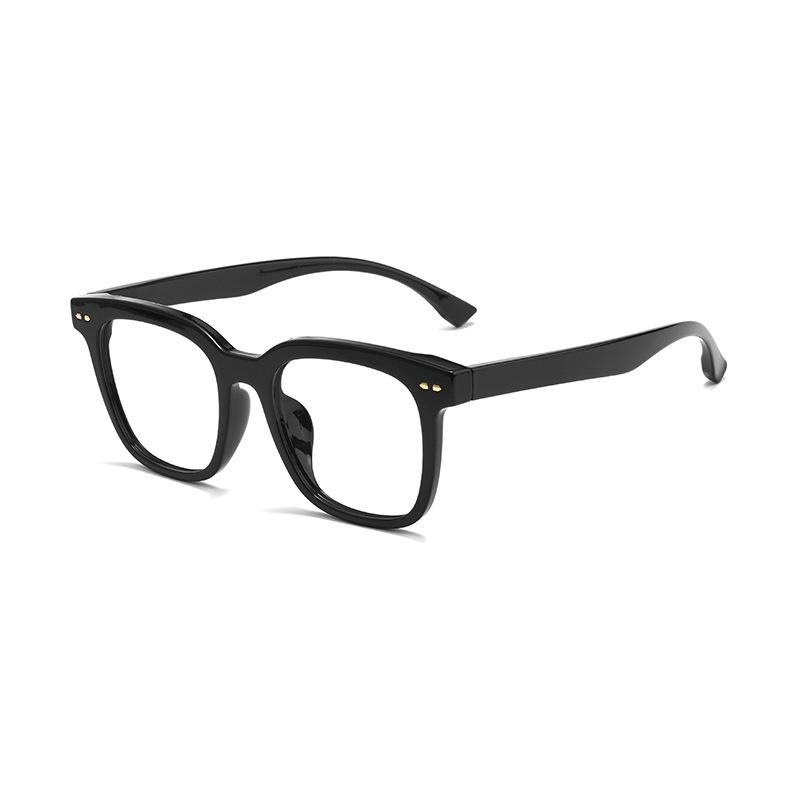 Danyang 80268D Ultra-Light Black Frame Myopia Glasses: Trendy Retro Square Design for Men. Compatible with Prescription Lenses.