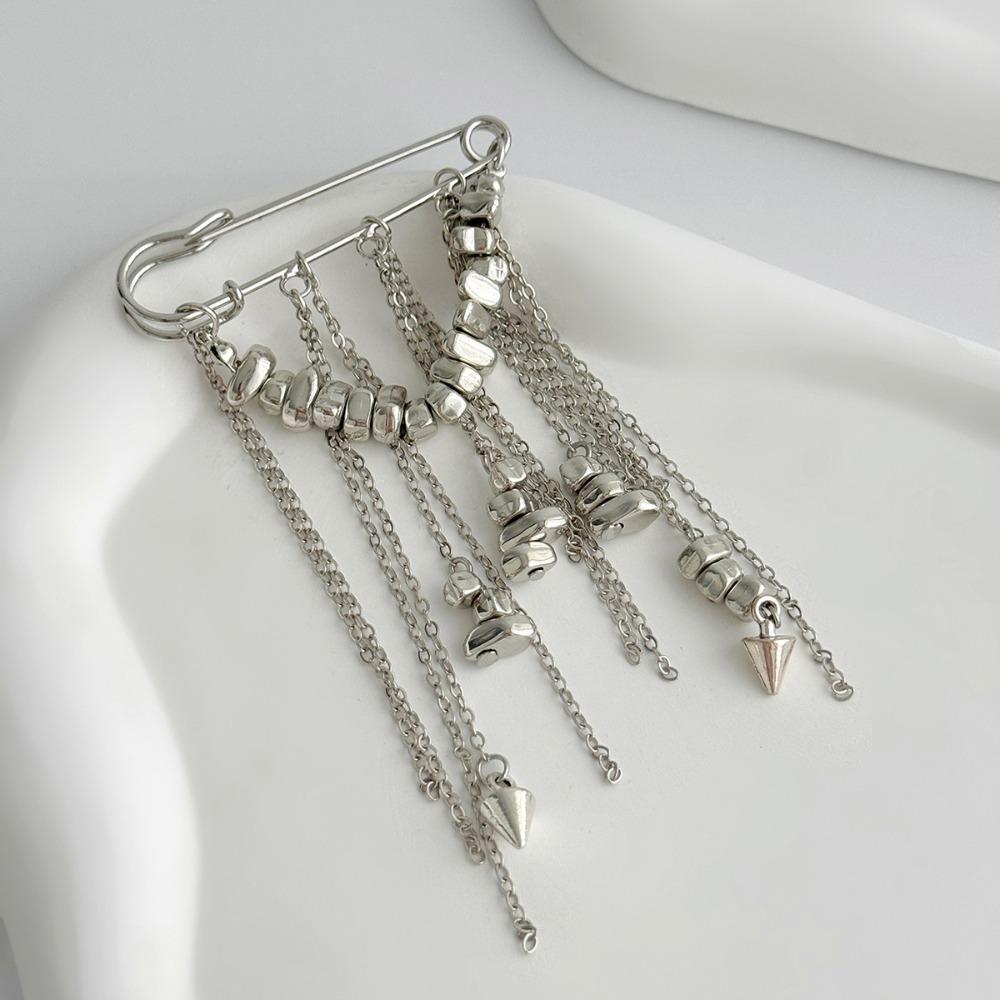Irregular Lady Chain Tassel Brooches Handmade Trouser Leg Fixator Beaded Chain Pin Party Jewelry