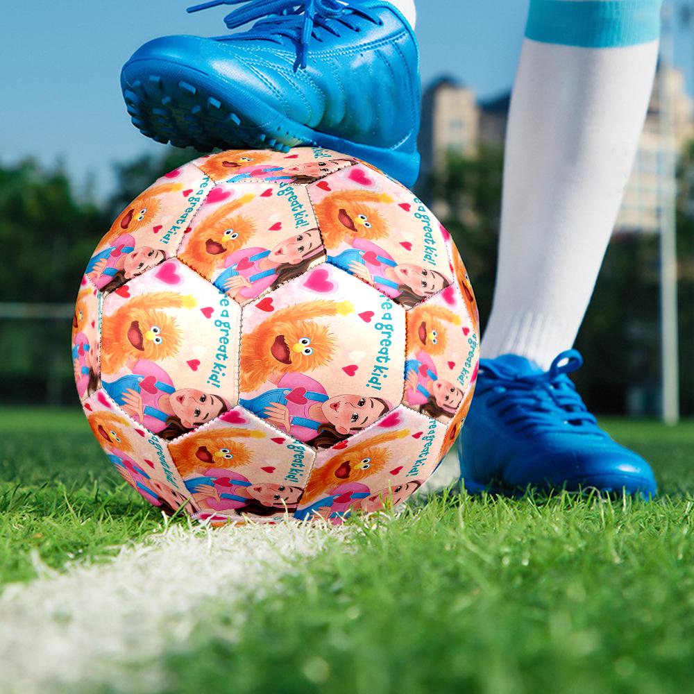 Di Più. Pallone da Calcio Tema Rachel Taglia 5, Adatto Sia per Partite Indoor che Outdoor, un Regalo Adatto a Tutti.