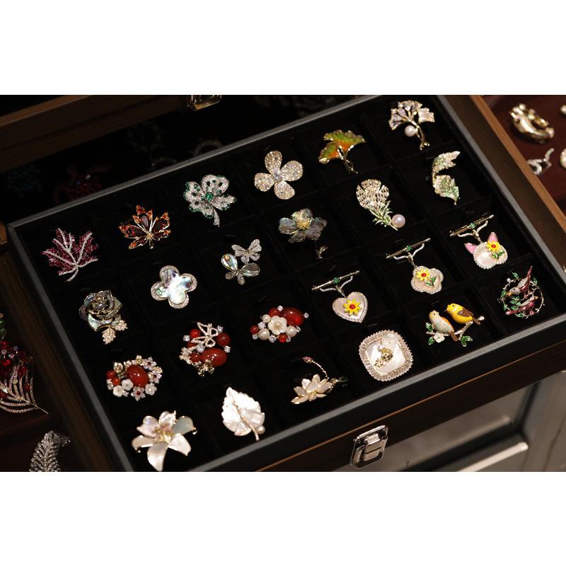Bo Xin Yun Women's Exquisite High-End Pearl Feather Brooch - Modern Chinese Style Lapel Pin