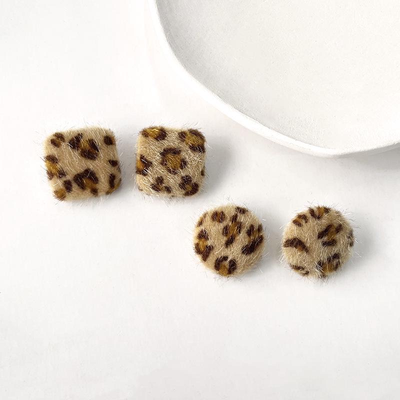 

Retro Leopard & Geometric Sterling Silver Stud & Clip-On Earrings for Women