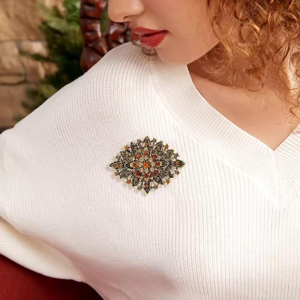 Rhinestone Bridals Brooch for Women Unisex Retro Crystal Pins Banquets Party Backpacks Gift Jewelry Accessories