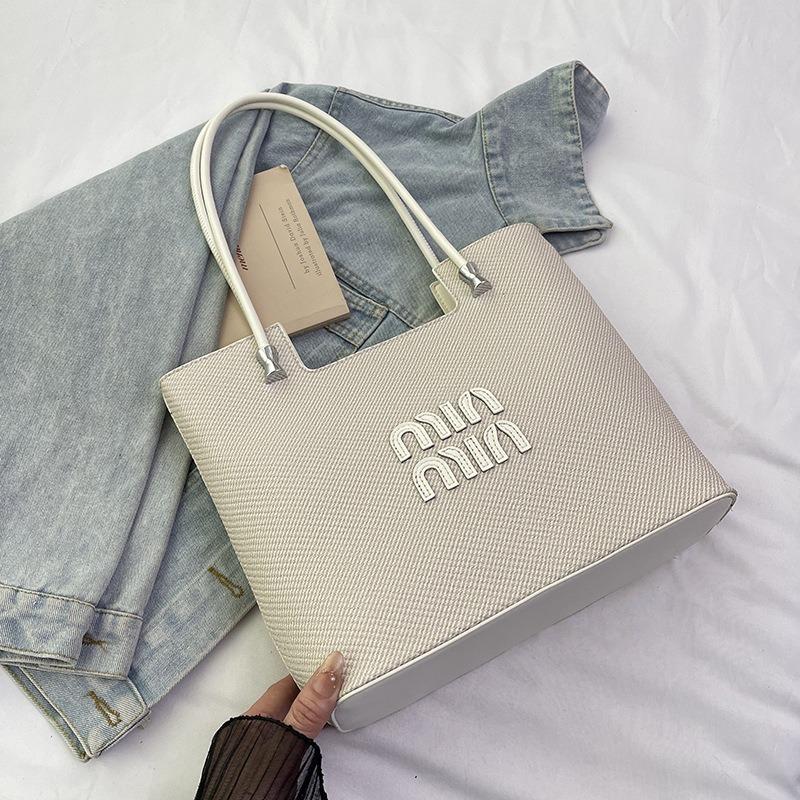 

Underarm women s trend large-capacity shoulder bag spring and summer new niche fashion simple tote bag