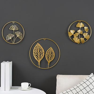 Goldene Blatt-Wand-freie nordische hängende helle Luxus-Punsch-Art-Metallrundeisen-Blatt-Anhänger für Wohnzimmer