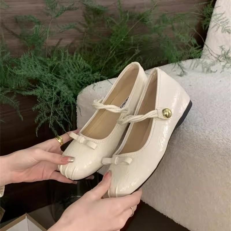 Women's low-heeled shoes versatile thick-heeled single shoes 2025 spring and autumn shallow mouth square head bow French one-word buckle Mary Jane s