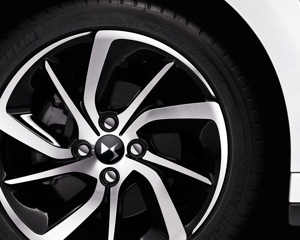 4Pcs 56MM Car Wheel Center Hub Caps Badge Sticker Cover For DS SPIRIT DS3 DS4 DS4S DS5 5LS DS6 Elysee Xsara DS2 RUBIS DS7 DS9