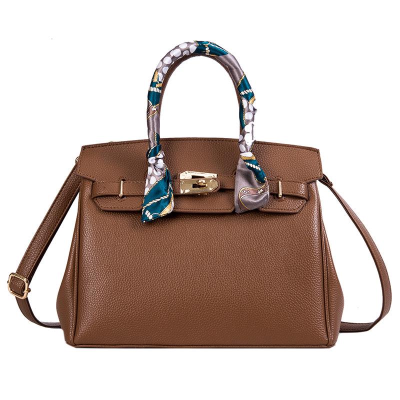 Large Capacity Celebrity Style Handbag Women'S Foreign Style Commuting Platinum Bag High-End Shoulder Bag Tide