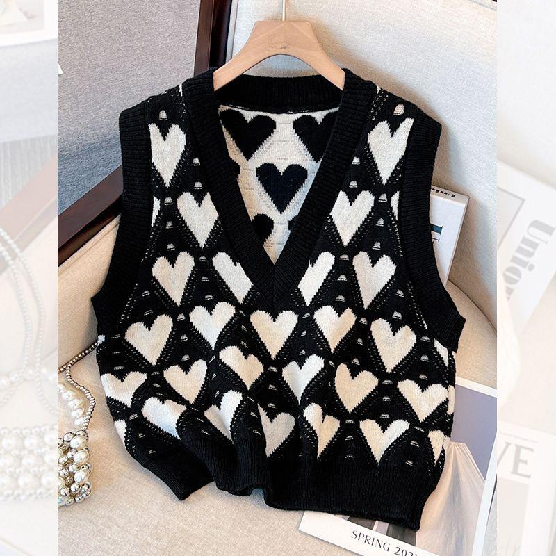 Heart Autumn Winter Women's Knit Vest: Trendy College Style Sweater for 2025