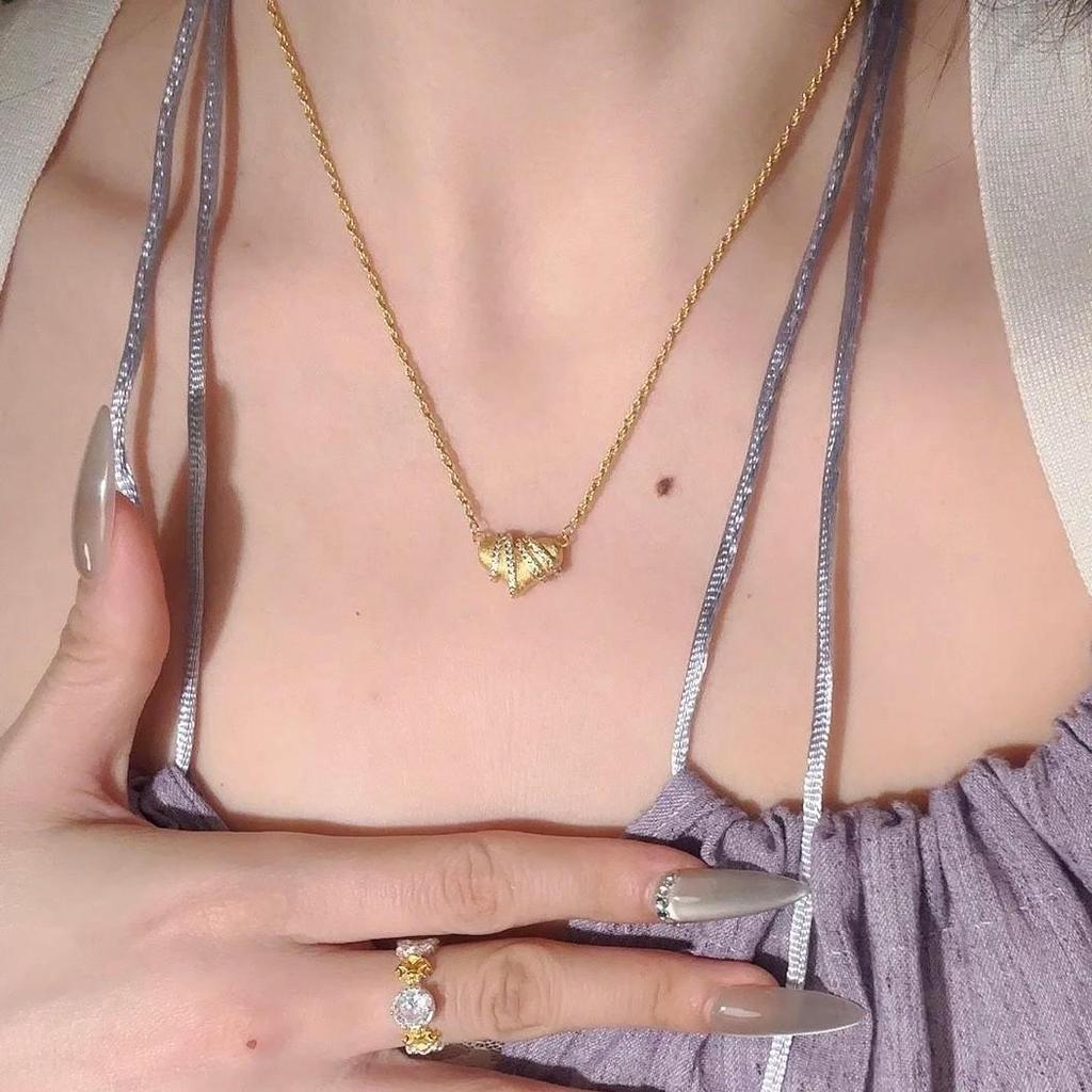 S925 Sterling Silver Pearl Necklace - Non-Fading High-End Clavicle Chain, Light Luxury Versatile Pendant for Women, New Summer Collection.