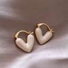 Pendientes de perlas de alta gama de moda Pendientes retro de nicho francés de lujo ligero Pendientes de perlas simples y versátiles para mujer