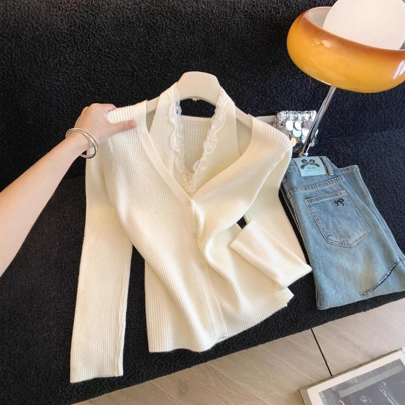 Autumn and winter new slim-fit lace splicing fake two-piece neck-hanging and thin versatile knitted sweater