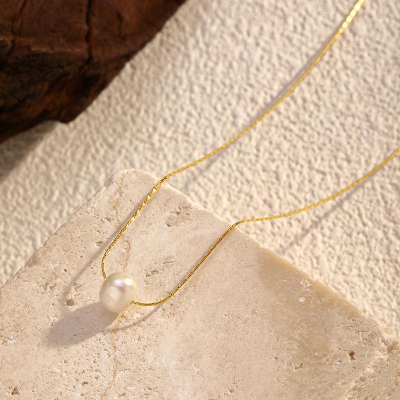 Minimalist freshwater pearl titanium steel necklace women's fashion light luxury collarbone chain 1011 new stainless steel necklace