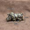1PC Fatto a mano in puro rame carino rinoceronte miniature figurine solido ottone vintage rinoceronte ornamenti animali da tè decorazioni da tavolo artigianato
