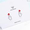 Neue Kreative Rote Liebe Hand 925 Sterlingsilber Schmuck Mode Exquisite Herzförmige Persönlichkeit Geste Ohrstecker Xze021