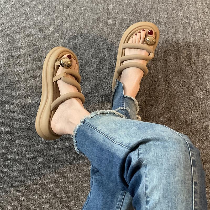 Summer 2025 Fashion Thick-soled Pinch Beach Shoes Outer Wear with Skirt Sandals Stepping On Shit Cover Toe Slippers Women's Models