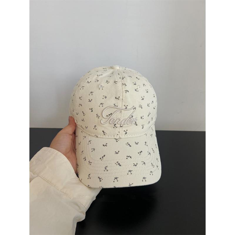 

Sweet little flower~ Embroidery fresh embroidery baseball cap female spring and summer pastoral face small cap Adjustable бежевый