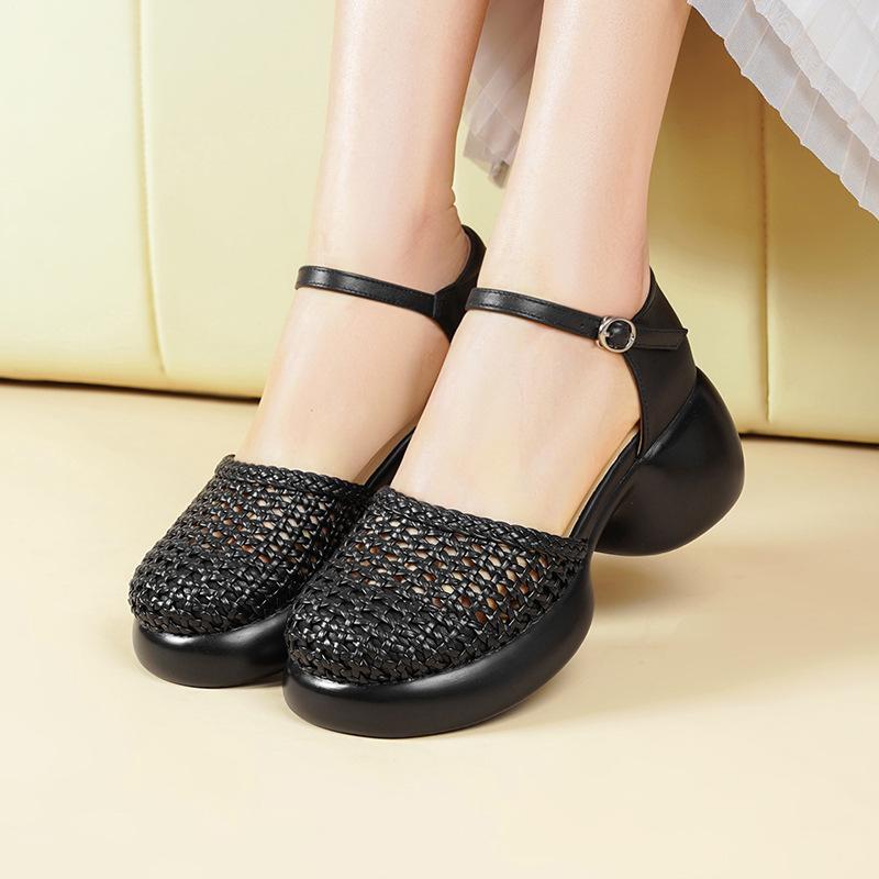 

Модные женские сандалии AIYUQI Ретро 2025 Новые летние римские женские сандалии Большой размер Плетеные полые Высокий каблук Для женщин 43 чёрный