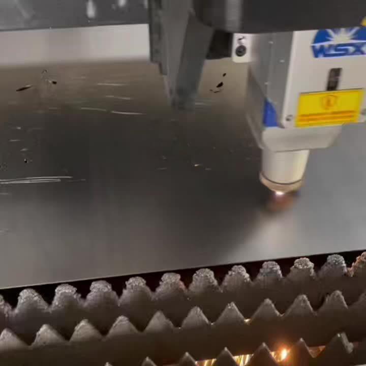 Charming Heart-Shaped Paw Print Metal Wall Art | Modern Laser-Cut Home Decor, Creative Wall Ornaments, Perfect Commemorative Gift for Pet Lovers