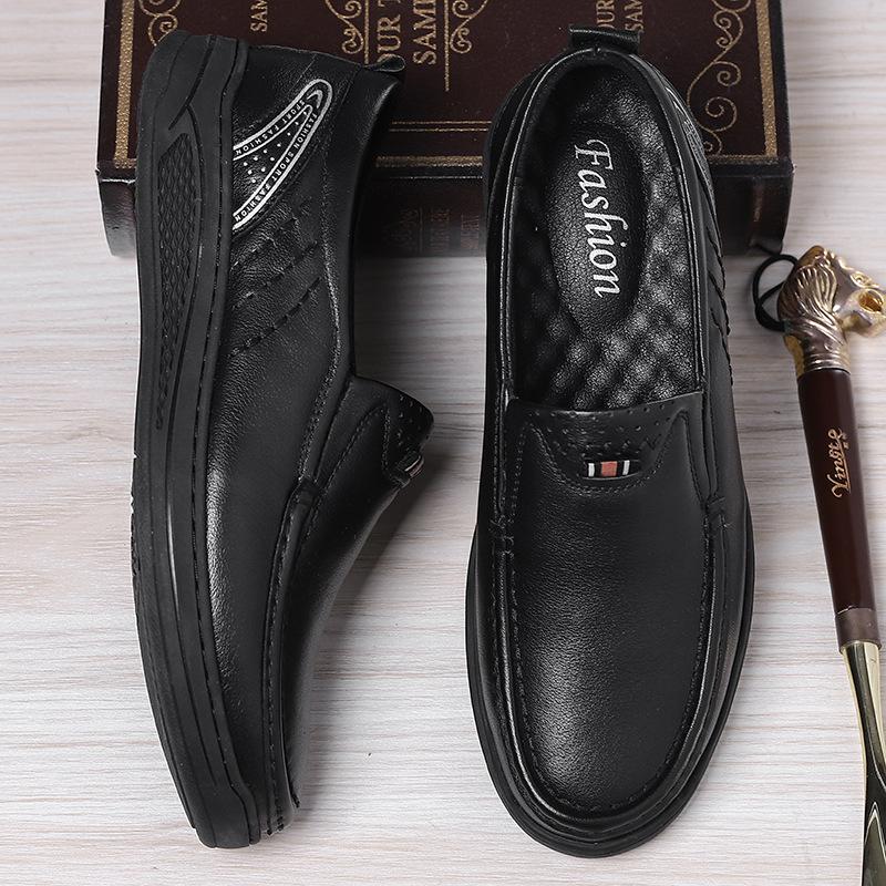 Plus Size Men's Shoes Spring and Summer New Men's Casual Leather Shoes First Layer Cowhide Slip-on Slip-on Soft Bottom Lazy Shoes