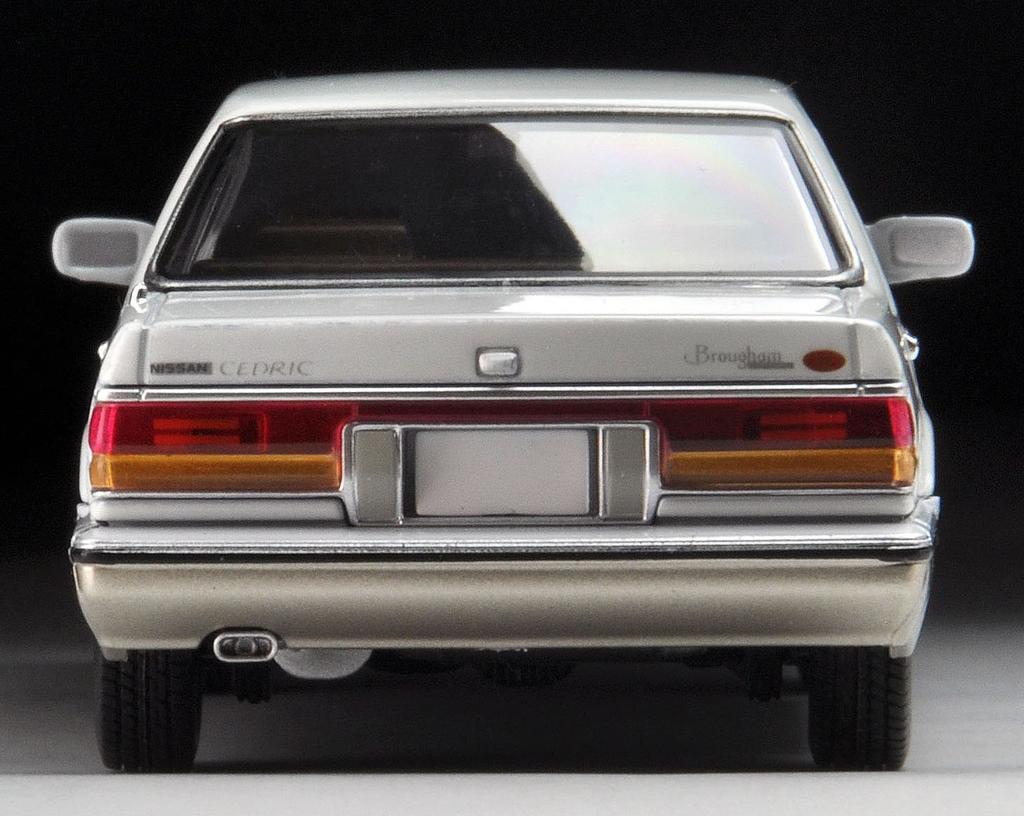 Tomica Limited Vintage Neo scale model Cedric V30 Turbo Brougham VIP 1/43 TLV-N43-24a (White/Beige)