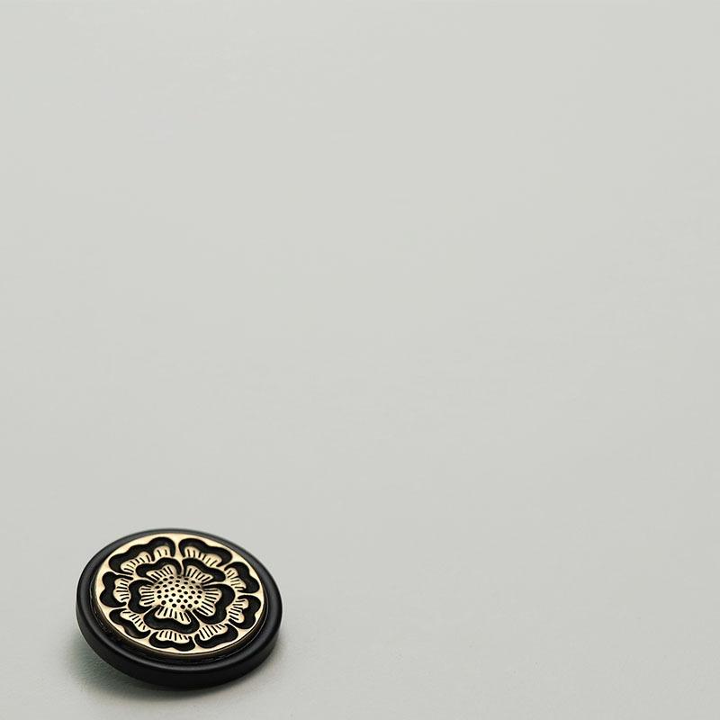 

5 шт. Xiaoxiang ретро-стиль черный цветок металлические пуговицы свитер куртка костюм пальто декоративные универсальные пуговицы 1 #[black edge bronze flower] 18mm