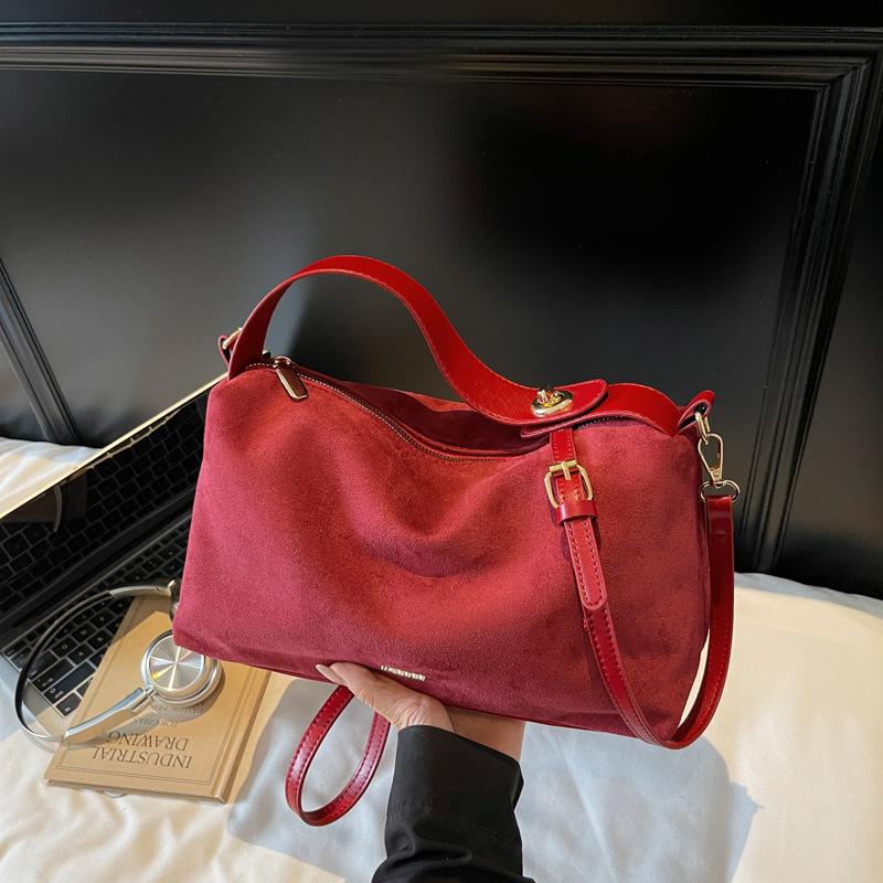 This Year's Popular Suede Retro Bag Women's Large Capacity 2025 New Trendy Messenger Bag Casual Commuter Pillow Bag