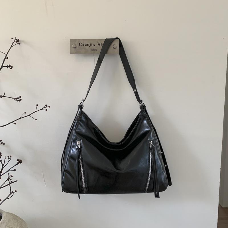 

2025 Women s Retro Fashion Leather Tote - Cross-Border, Large Capacity, Single Shoulder Bag One Size чорний