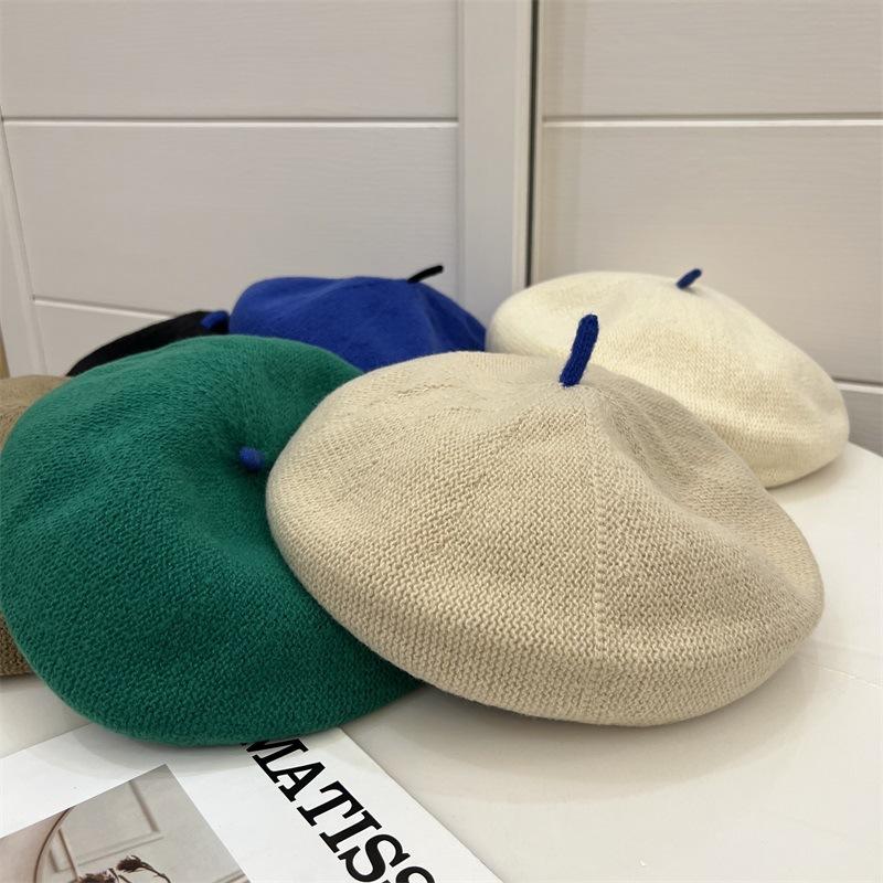 

Autumn and winter cashmere knitted contrasting colors tweet beret women s literary fashion elastic sweat belt painter hat M（56-58cm） чорний