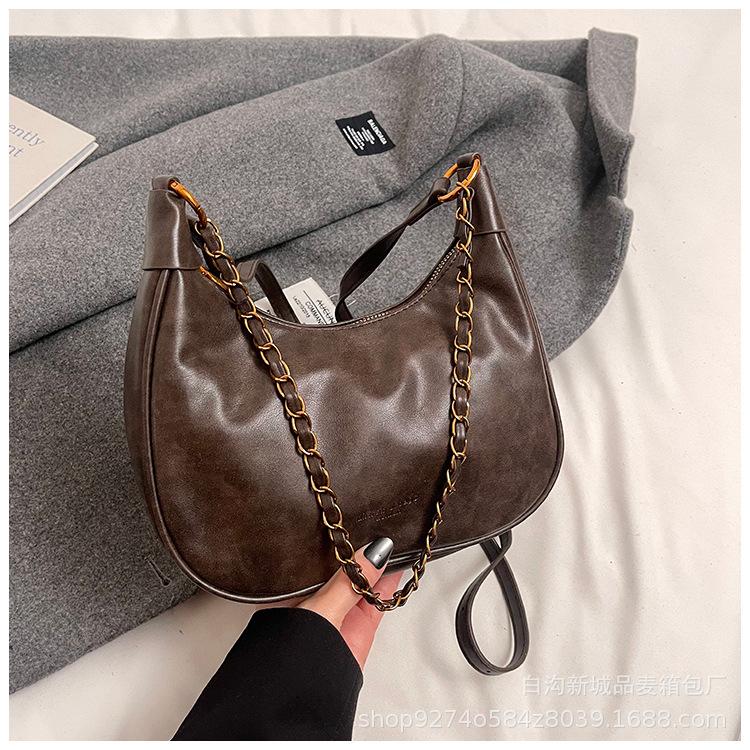 

Premium retro messenger bag women s 2025 autumn and winter tide casual versatile shoulder bag large capacity commuter bag
