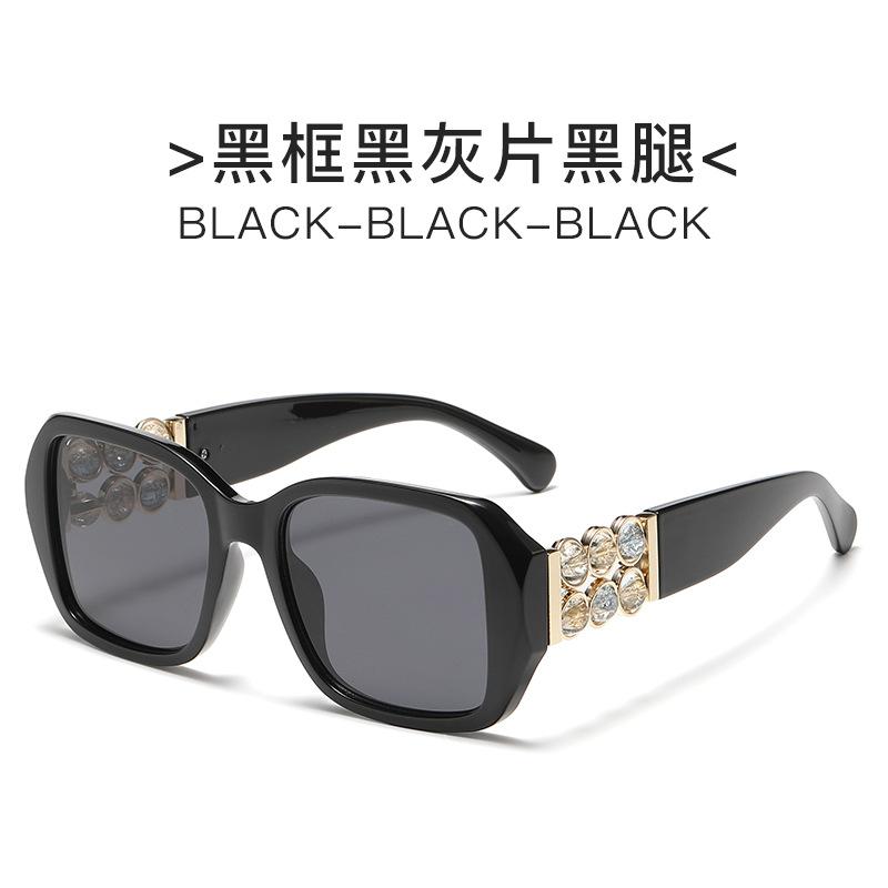 

2026 Women Luxury Sunglasses for Women with Rhinestones Decoration Shades Large Frame Wrap Designer Sun Glasses Ladis Glass no case