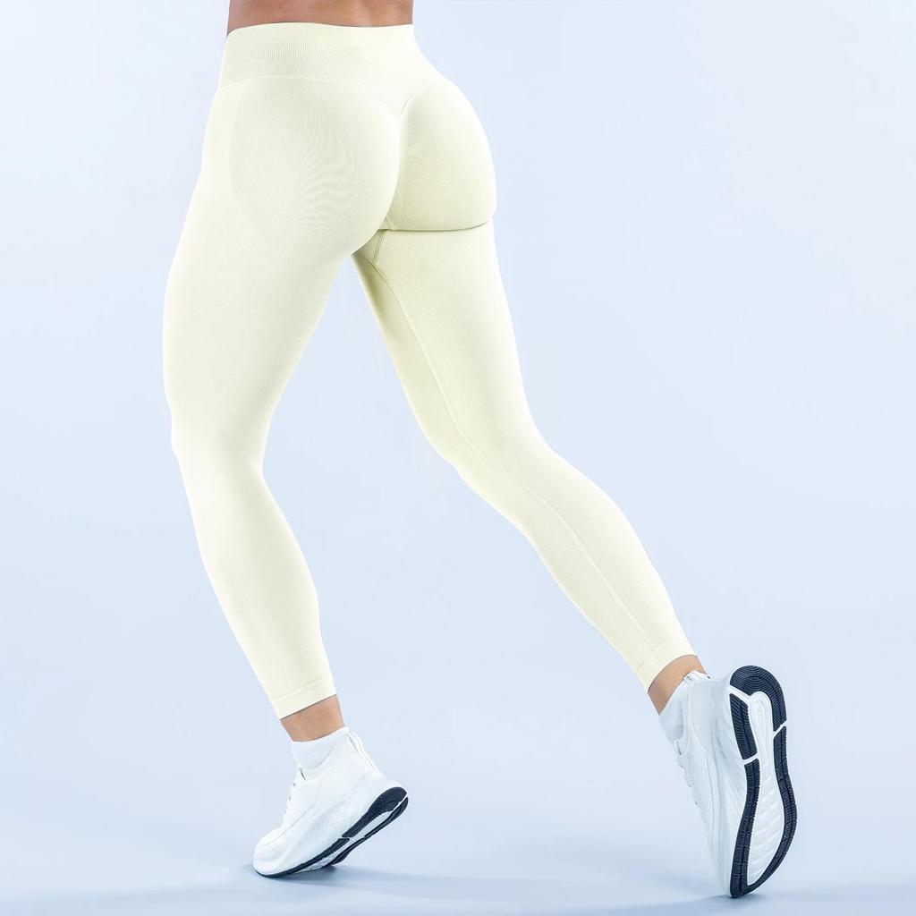 Seamless Matte Nylon Yoga & Running Pants with Hip-Enhancing Waist