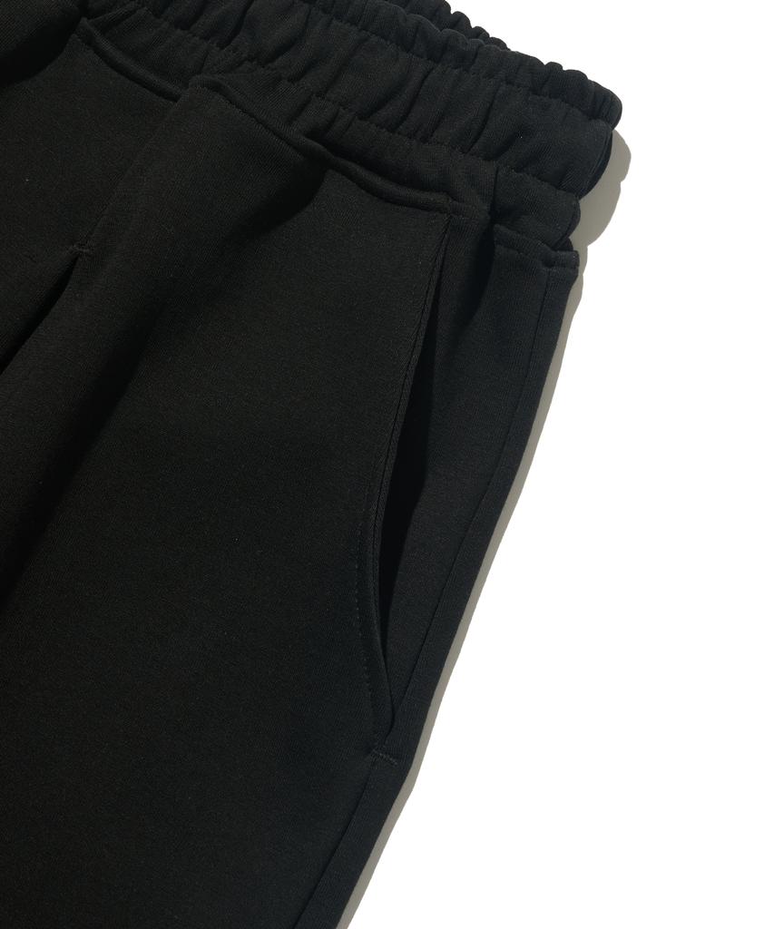 TAILOR STUDIO College Core Bermuda Pants (Black)
