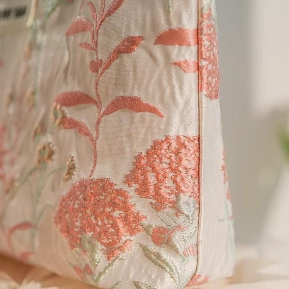 Fashion Large Capacity Makeup Bag Cream Color Zipper Cosmetic Bag Floral Embroidered Toiletries Skincare Storage Bag Women