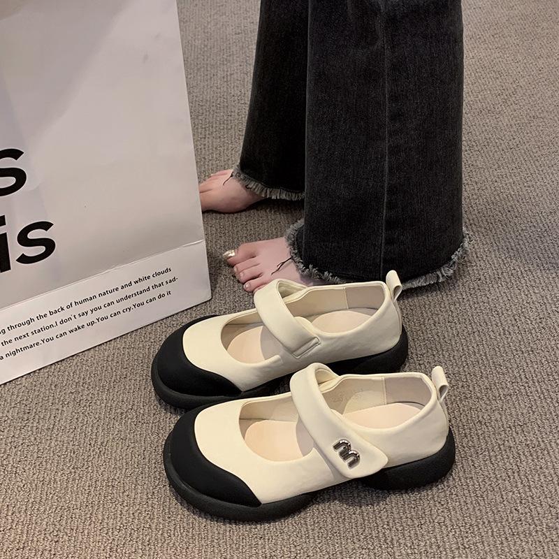 Korean version of white Mary Jane shoes for women's 2025 spring new retro versatile foreign style ugly cute casual shallow mouth single shoes