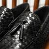 Fashion Top Quality Weave Pattern Full Grain Leather Men Business Wedding Dress Shoes Slip On Tassel Elegant Men Leather Formal Loafers