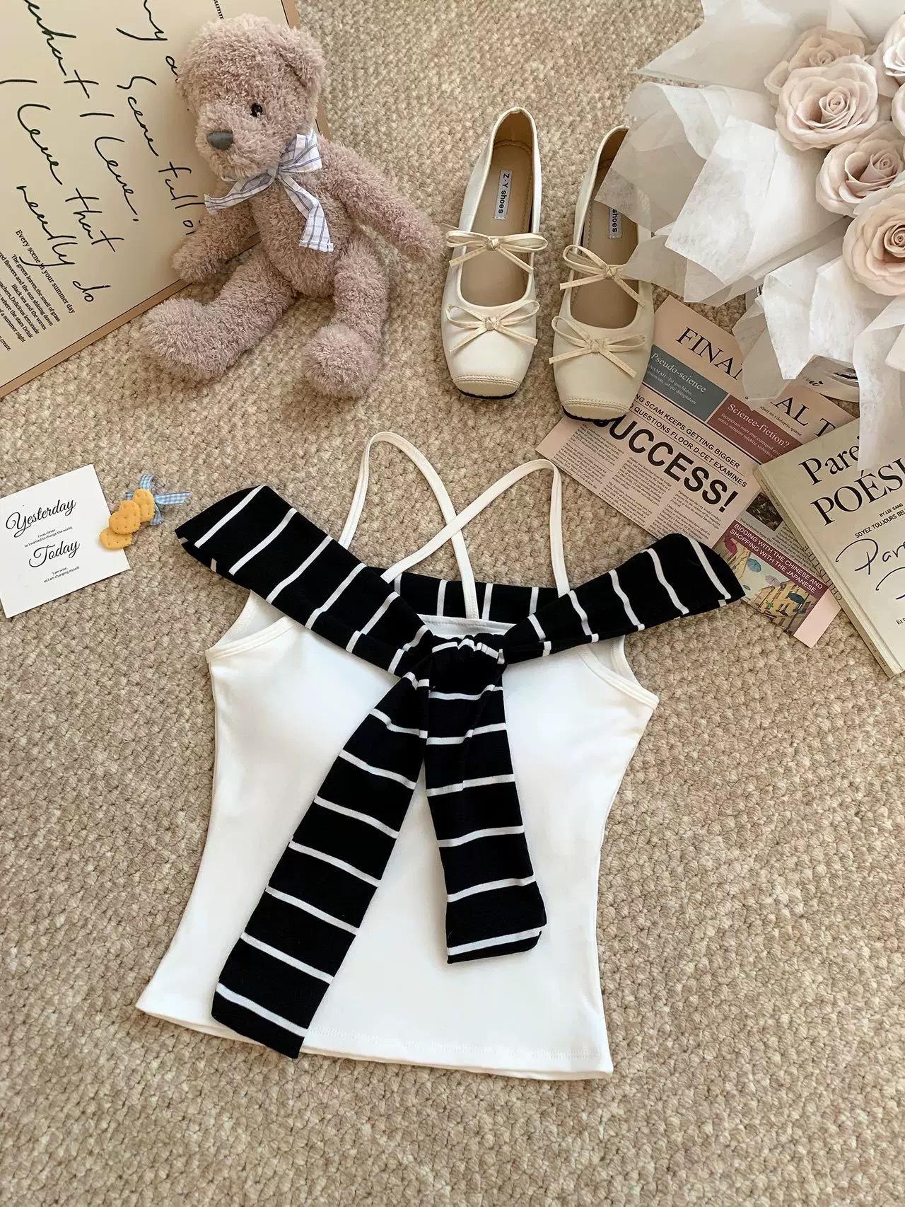 

Женский полосатый топ-камезоль на одно плечо из двух частей - Модный летний топ One Size (37.5kg-60kg)