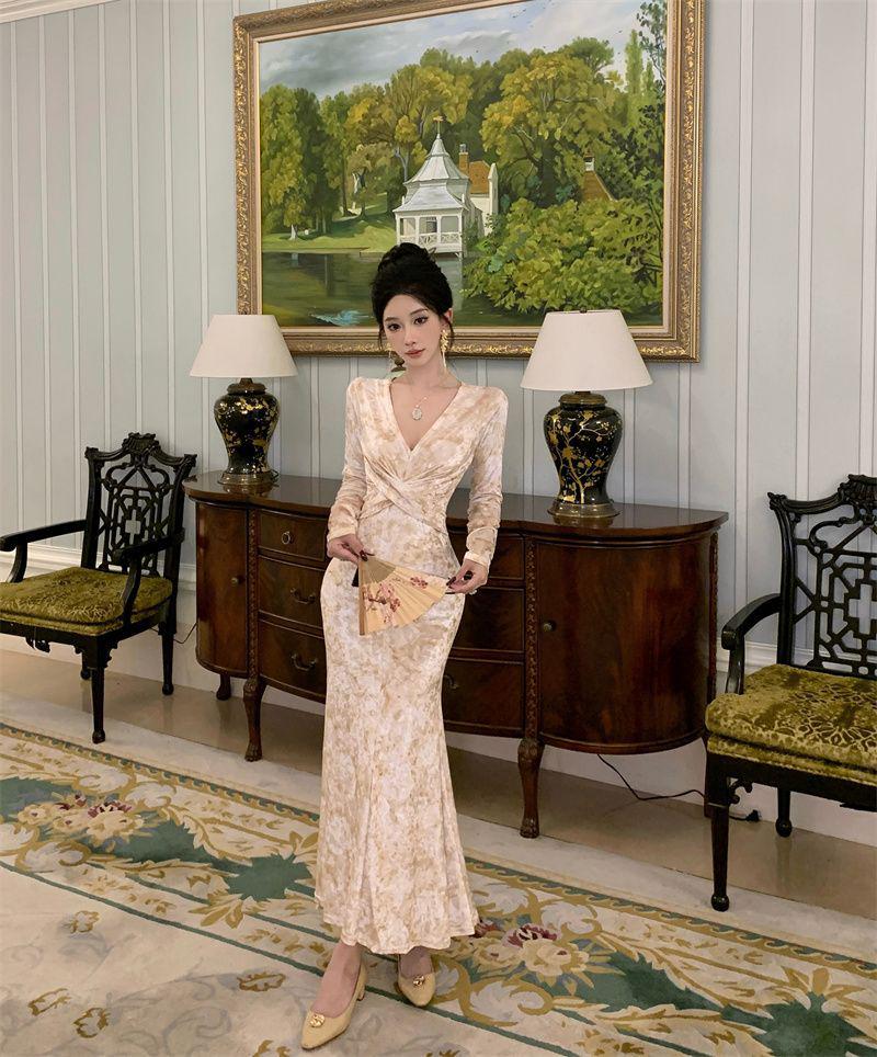 Samt Crossover Kleid mit französischem Print - Herbst/Winter Kollektion