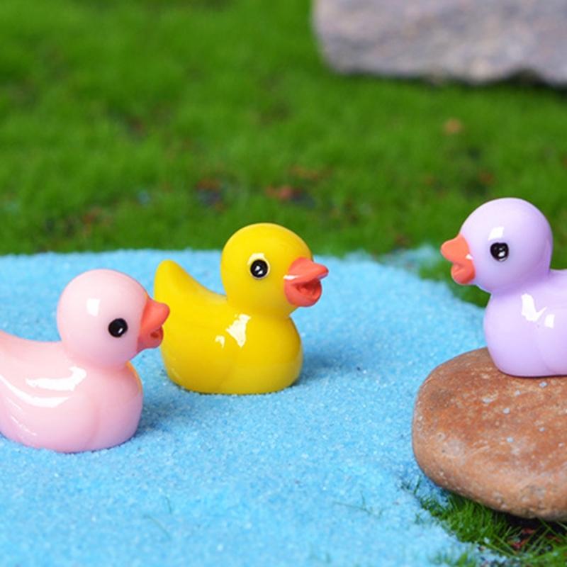 50 Stück Bunte Mini-Harz-Enten Mini-Figuren für Landschaft Mini-Enten Mikro-Feen Gartenlandschaft Puppenhaus Dekorationen