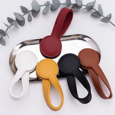 Multi-purpose Pu Leather Magnetic Hat Clip Strong Magnetic Round Organizer Clip Travel Bag Charms Luggage Accessories