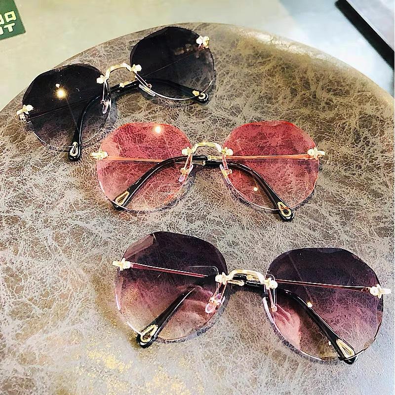 New sunglasses trendy personalized sunglasses fashion frameless sunglasses women's European and American trimmed polygons
