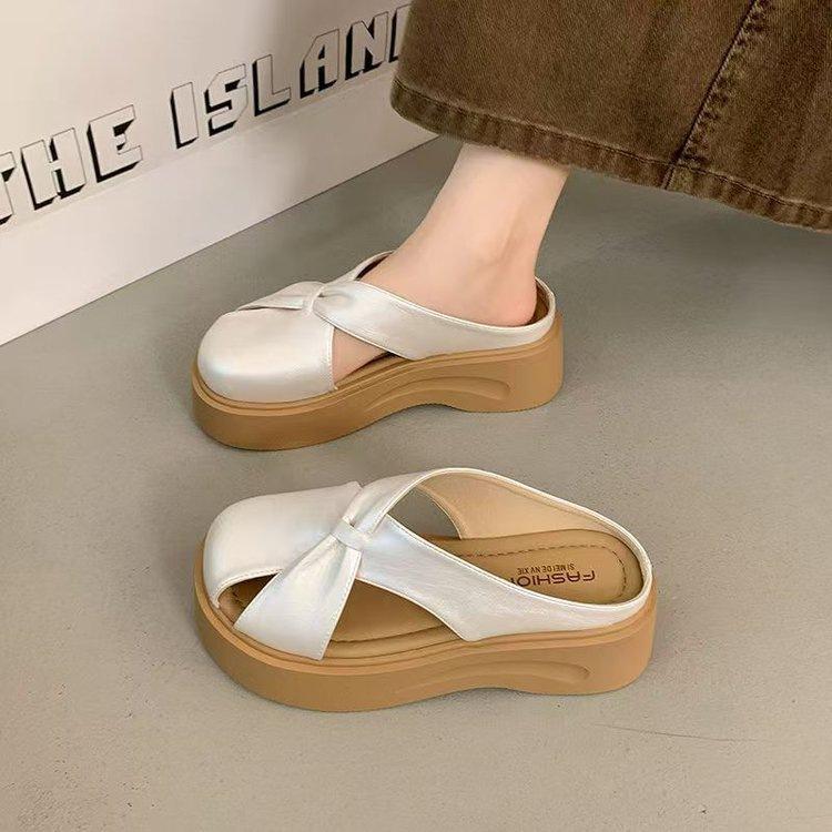 Thick-soled hollowed-out bag head half slippers, new small high-end cool slippers for summer wear and New Year's wear