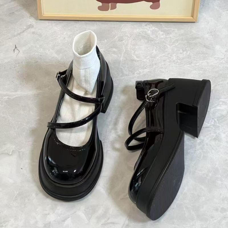 Versatile Japanese retro French Mary Jane shoes women's 2025 new autumn black round head high heel platform small leather shoes