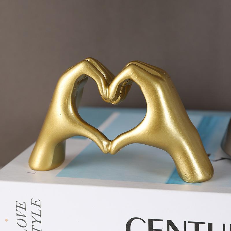 1PC love gesture resin ornament romantic confession ornament couple desktop home ornament Valentine's Day birthday gift