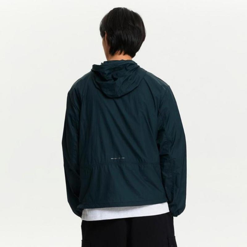 New Balance Essential Small Logo Windbreaker Nbnae21013 Bs