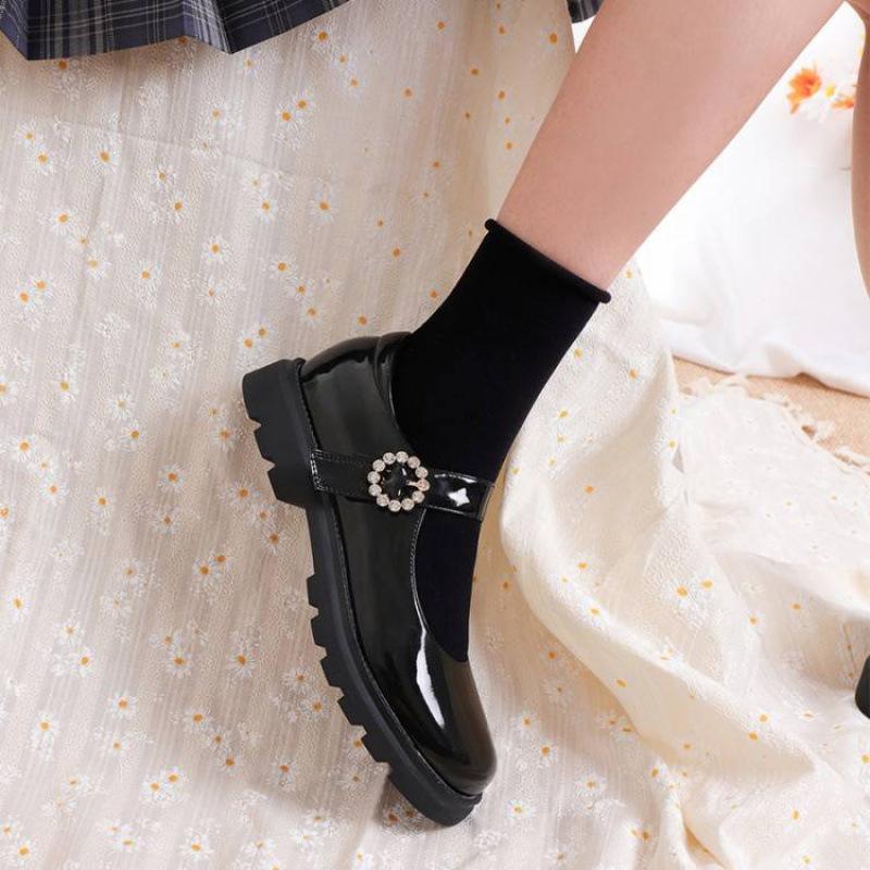 

Новые туфли-одинарки для девочек на толстой подошве с пряжкой, из лакированной кожи, в британском стиле, для детей старшего возраста, нескользящие, однотонные, студенческие туфли для девочек, детская кожа 39 (inner length 24.5cm)