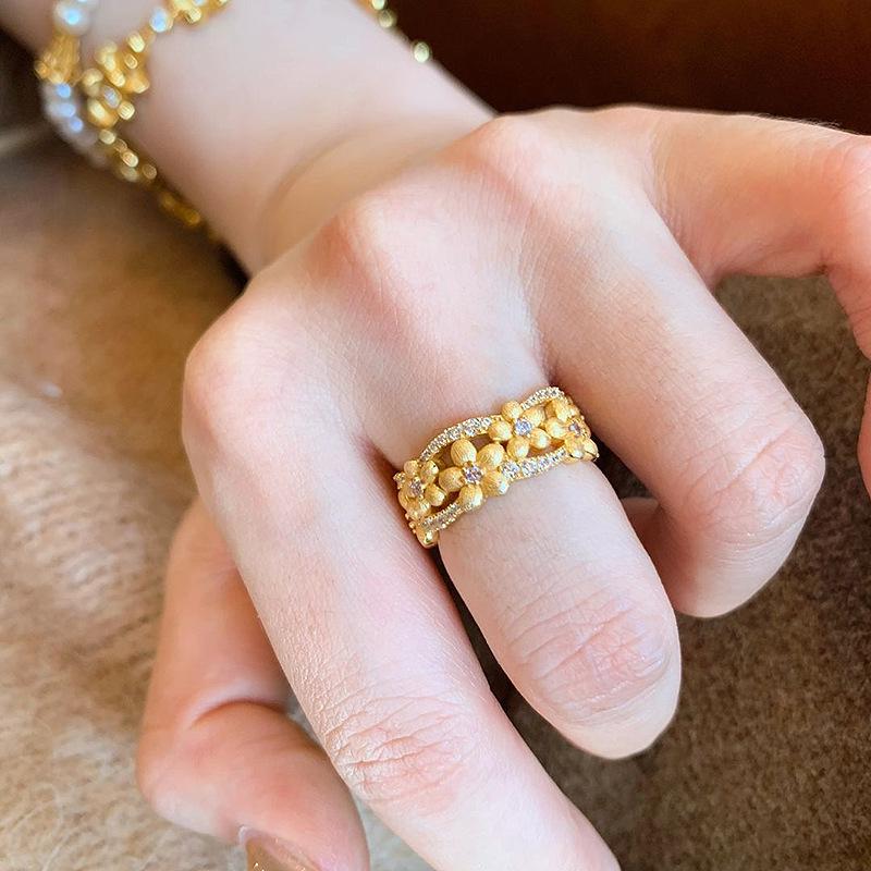 Golden Osmanthus Flower Vintage Ring with Diamonds