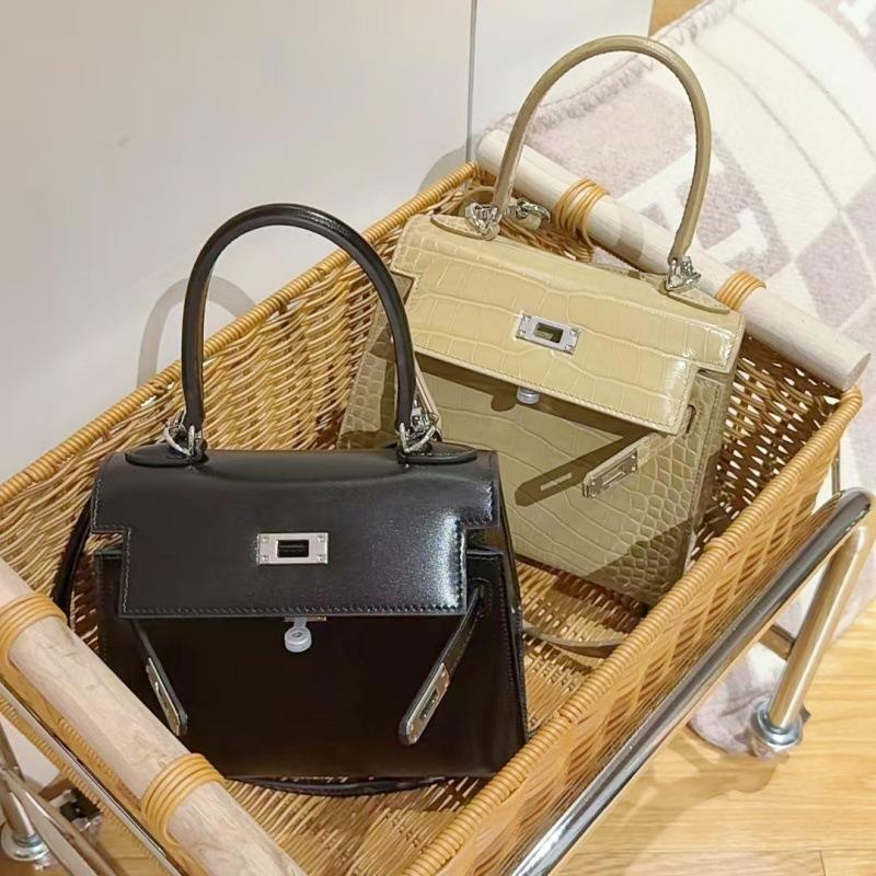 Leather Alligator Pattern Silver Buckle  Bag Women's 2025 New High-end Niche Handbag Versatile Exquisite Messenger Bag