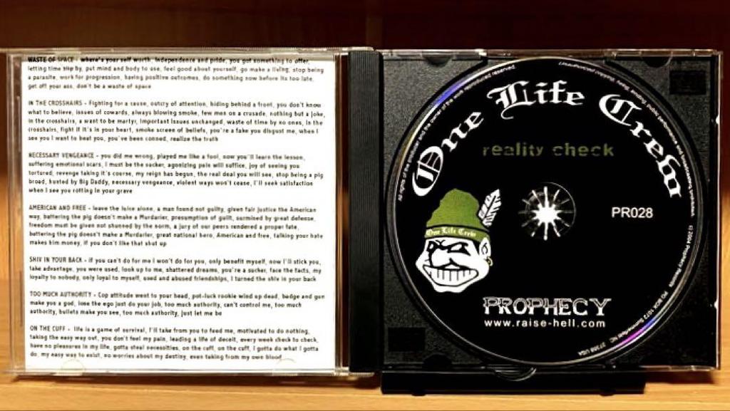 [USED] Rare ONE LIFE CREW/REALITY CHECK