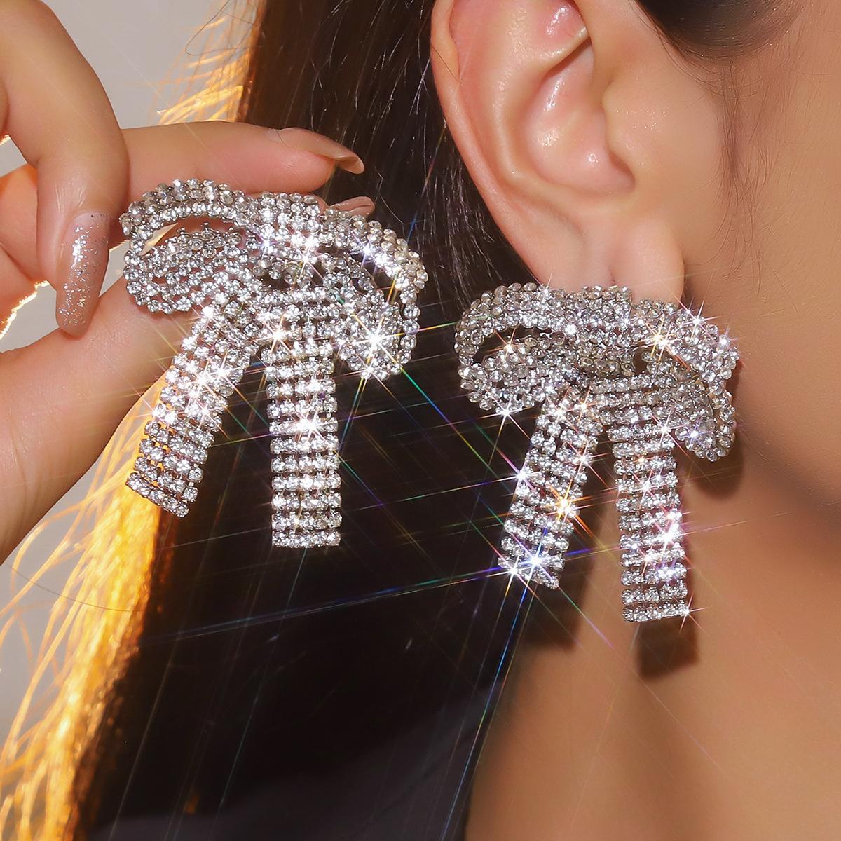 

Изысканные блестящие длинные серьги-бантики из кристаллов, высококачественные серьги для подиума, женские серьги, 1 пара