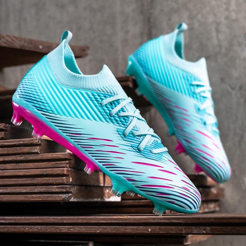 Seamless fly-woven football shoes, men's and women's spikes, students' children's youth and youth into artificial turf sports training shoes